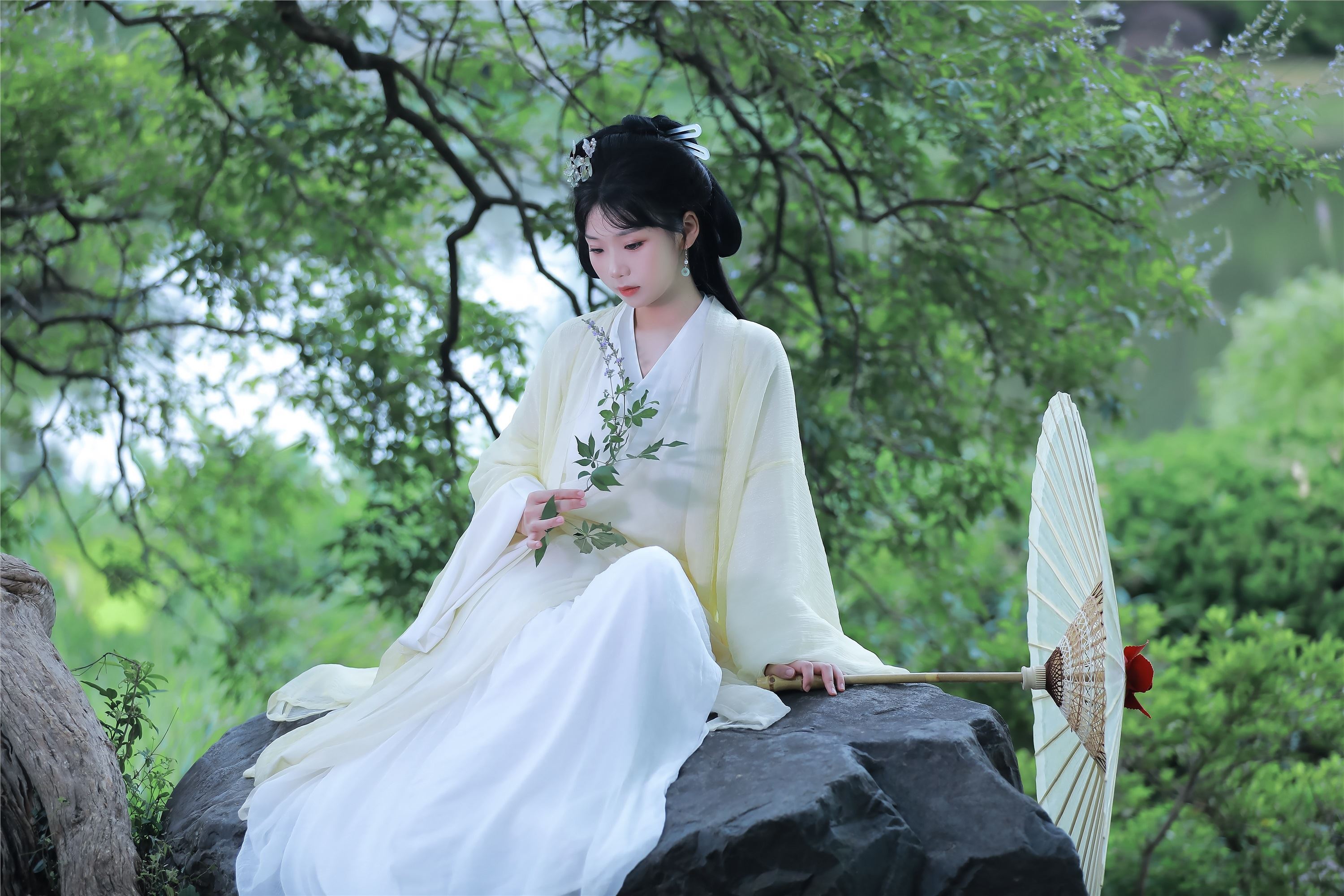 YITUYU艺图语 2025.01.20 关山渡 周周Ay